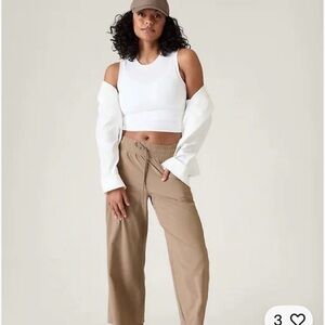 Athleta Pants Size 6 Women’s Avenue Wide Leg Crop Khaki / Beige; EXCELLENT COND!